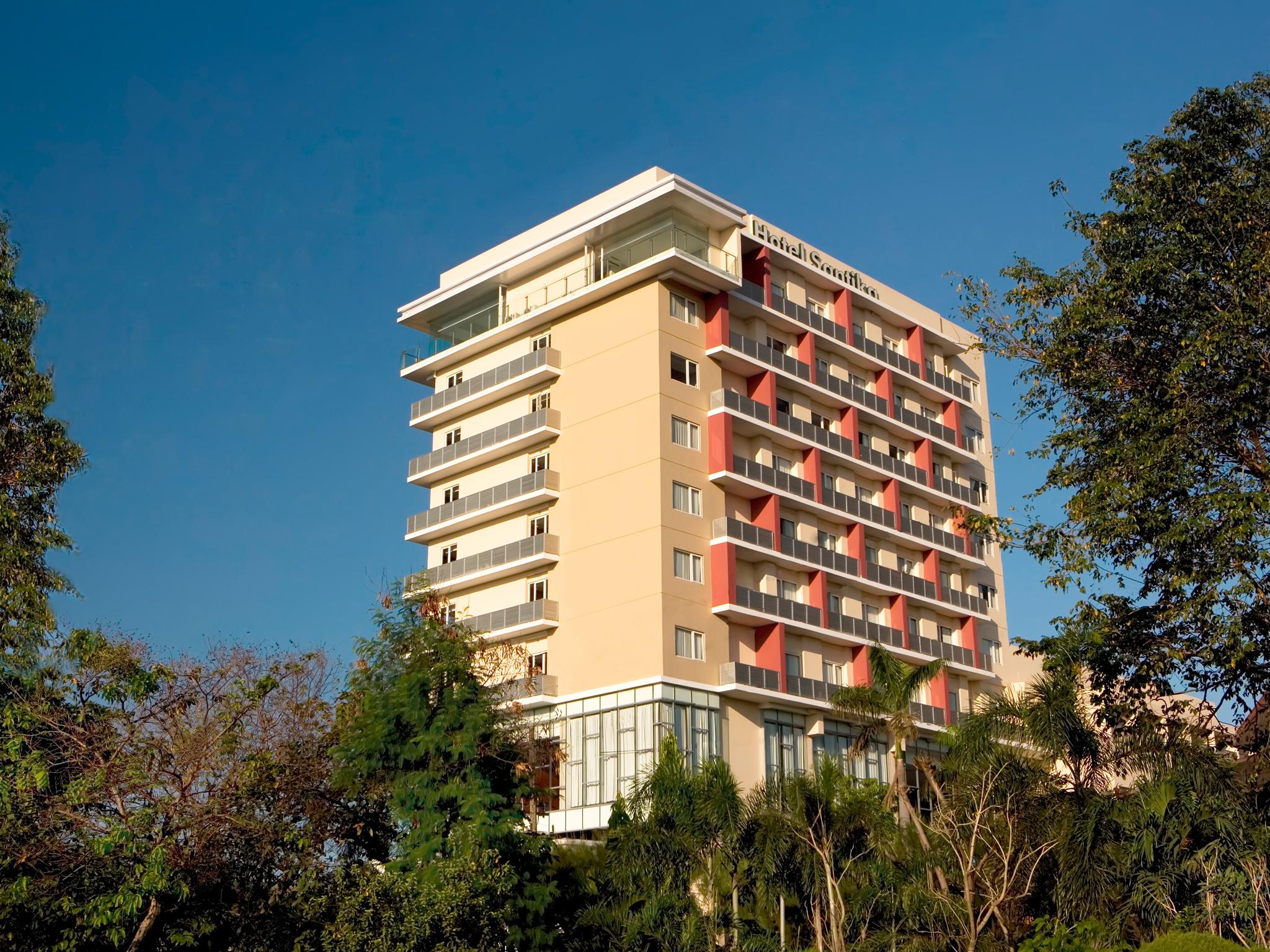 The Capital Hotel Surabaja Zewnętrze zdjęcie
