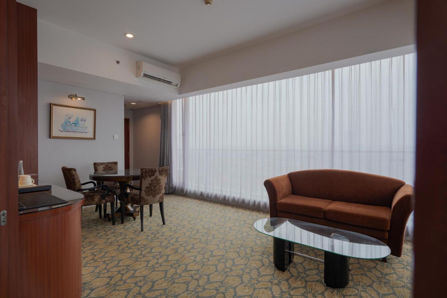 The Capital Hotel Surabaja Zewnętrze zdjęcie